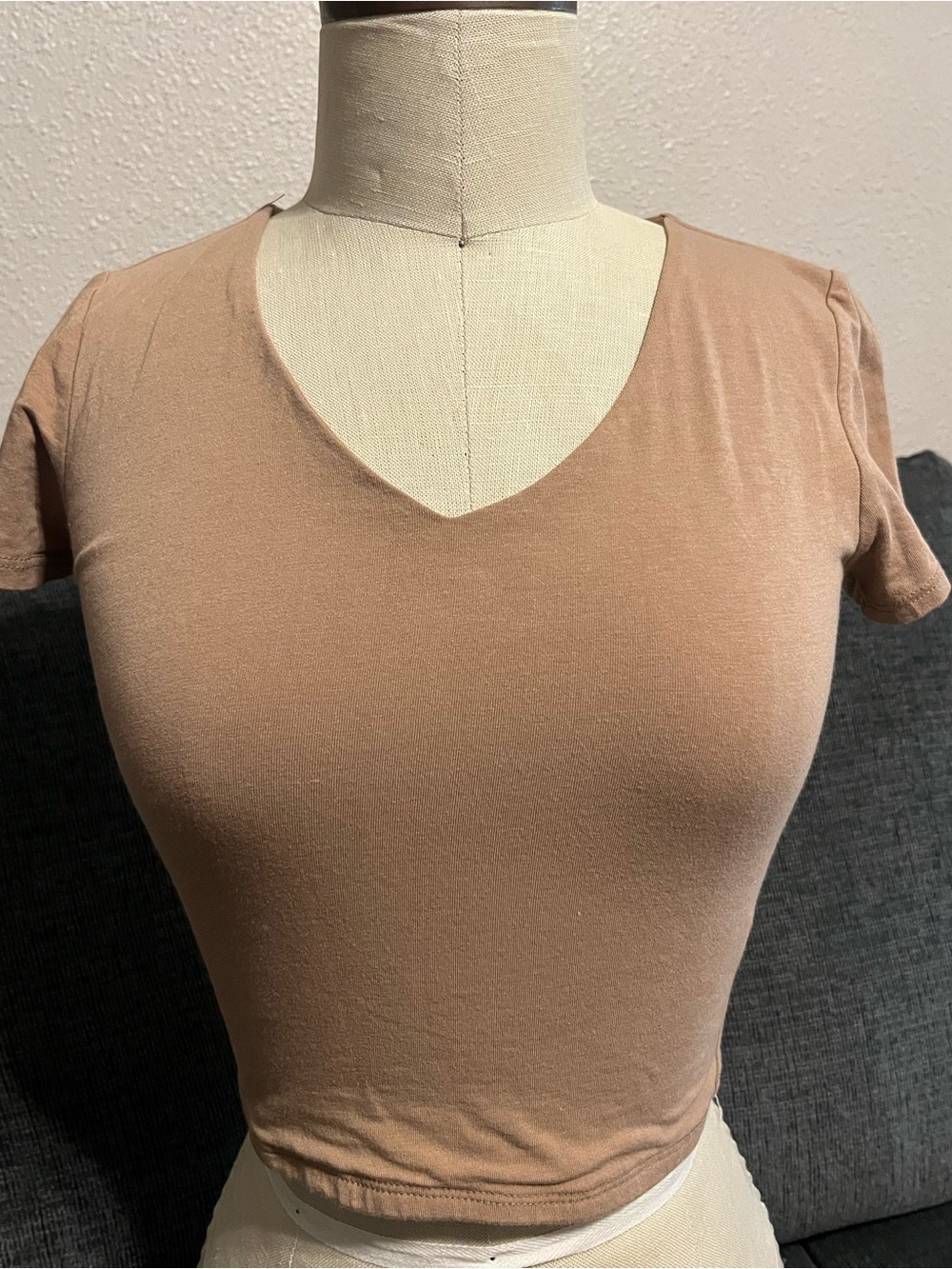 Fashion Nova Women's V-Neck Short Sleeve Crop Top - Taupe